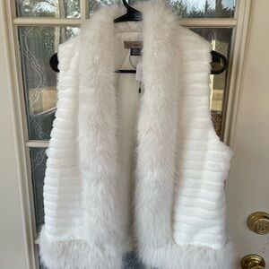 ✨ Kaleidoscope Accessories Faux Fur Vest – Ivory ❄️